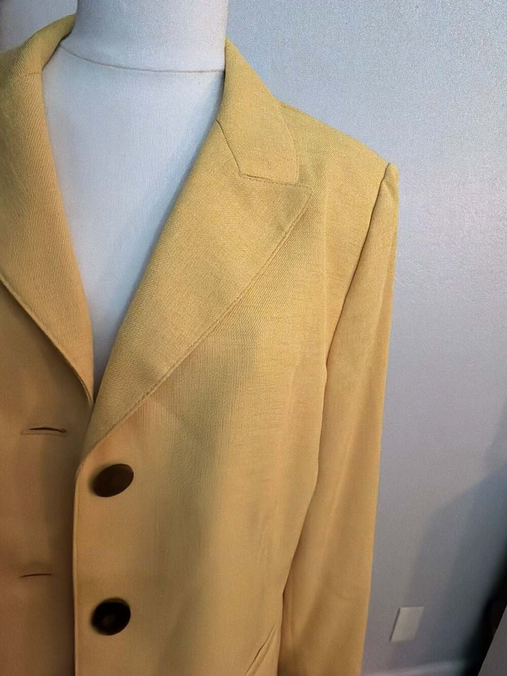 Collections for Le Suit Women's Yellow Three-Button Blazer Size 12 - Picture 8 of 8